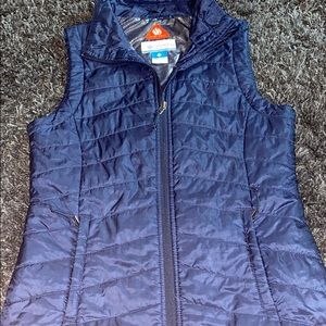 Women’s navy Columbia Omni-Heat vest